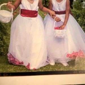 2 Kids Flower Girl Dress with petals